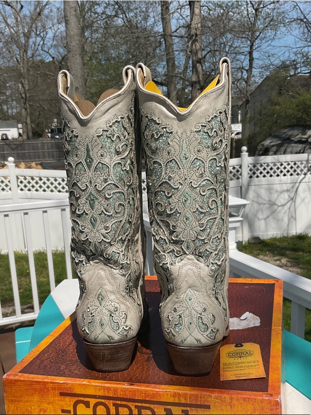 Corral Women's Embroidered Cream Heeled Cowboy Boots - Picture 4 of 4